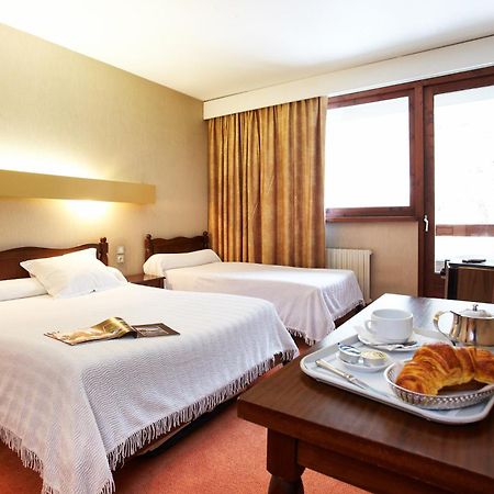 Hôtel de Paris Bagnères-de-Luchon Quarto foto