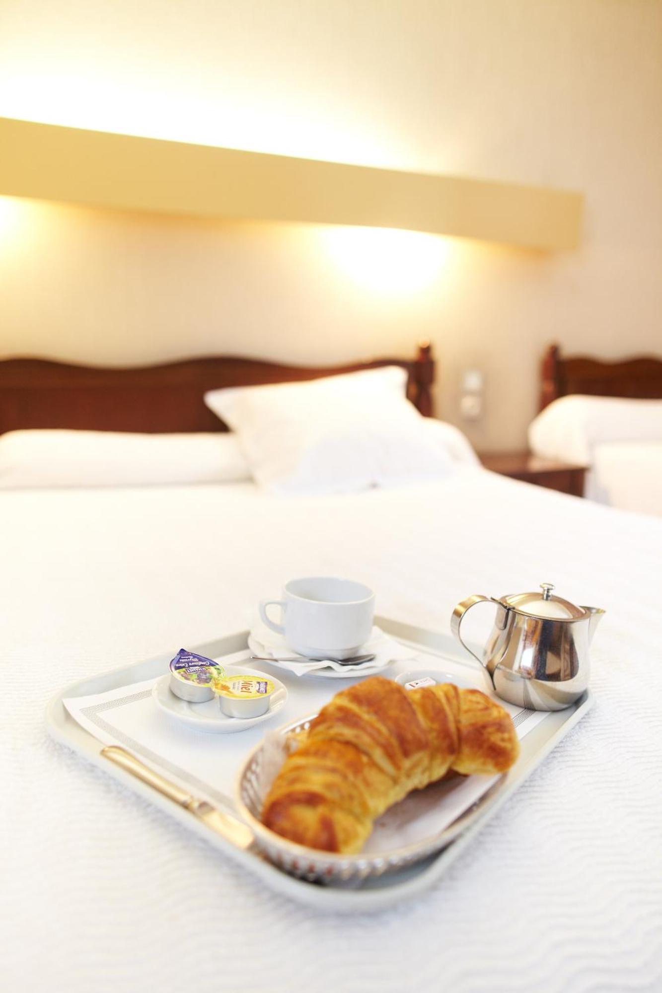 Hôtel de Paris Bagnères-de-Luchon Quarto foto